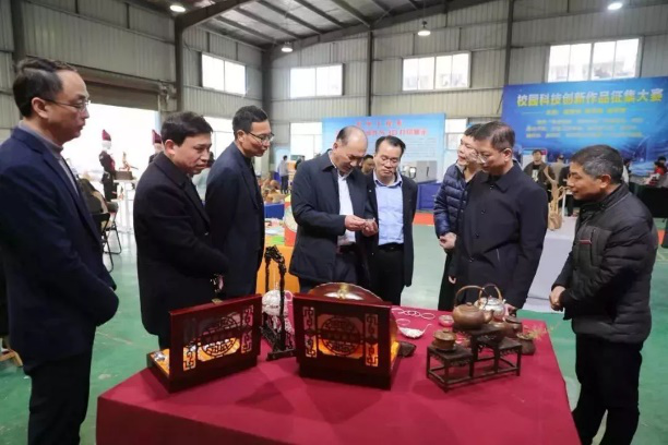 第八届杏福娱乐平台文化艺术节暨首届科技节开幕4.png 第八届杏福娱乐平台文化艺术节暨首届科技节开幕4.png