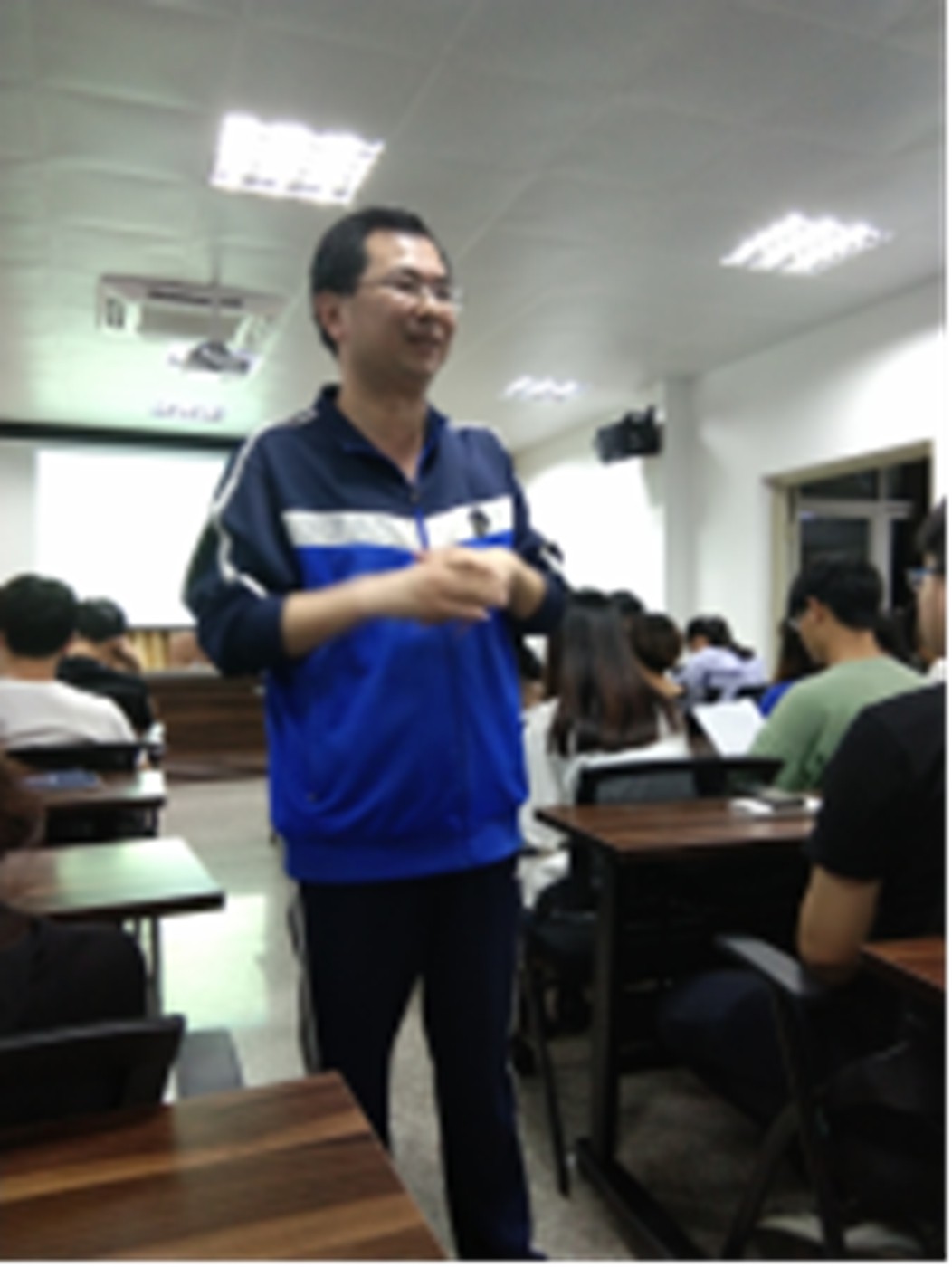 《读书与人生成长》新闻稿(1)107.jpg