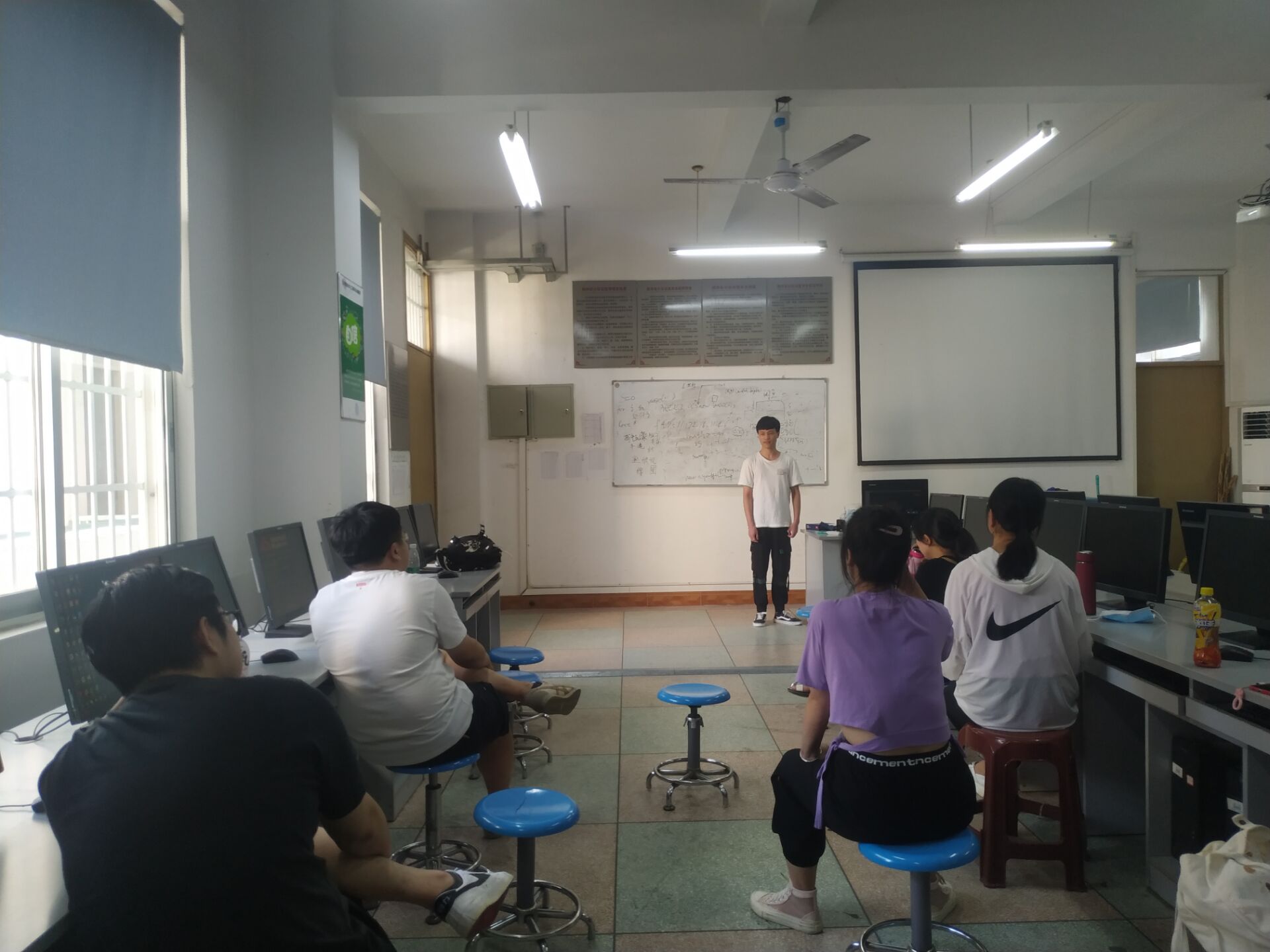 215E97BE8B9394B58B1833074183F7C4.jpg