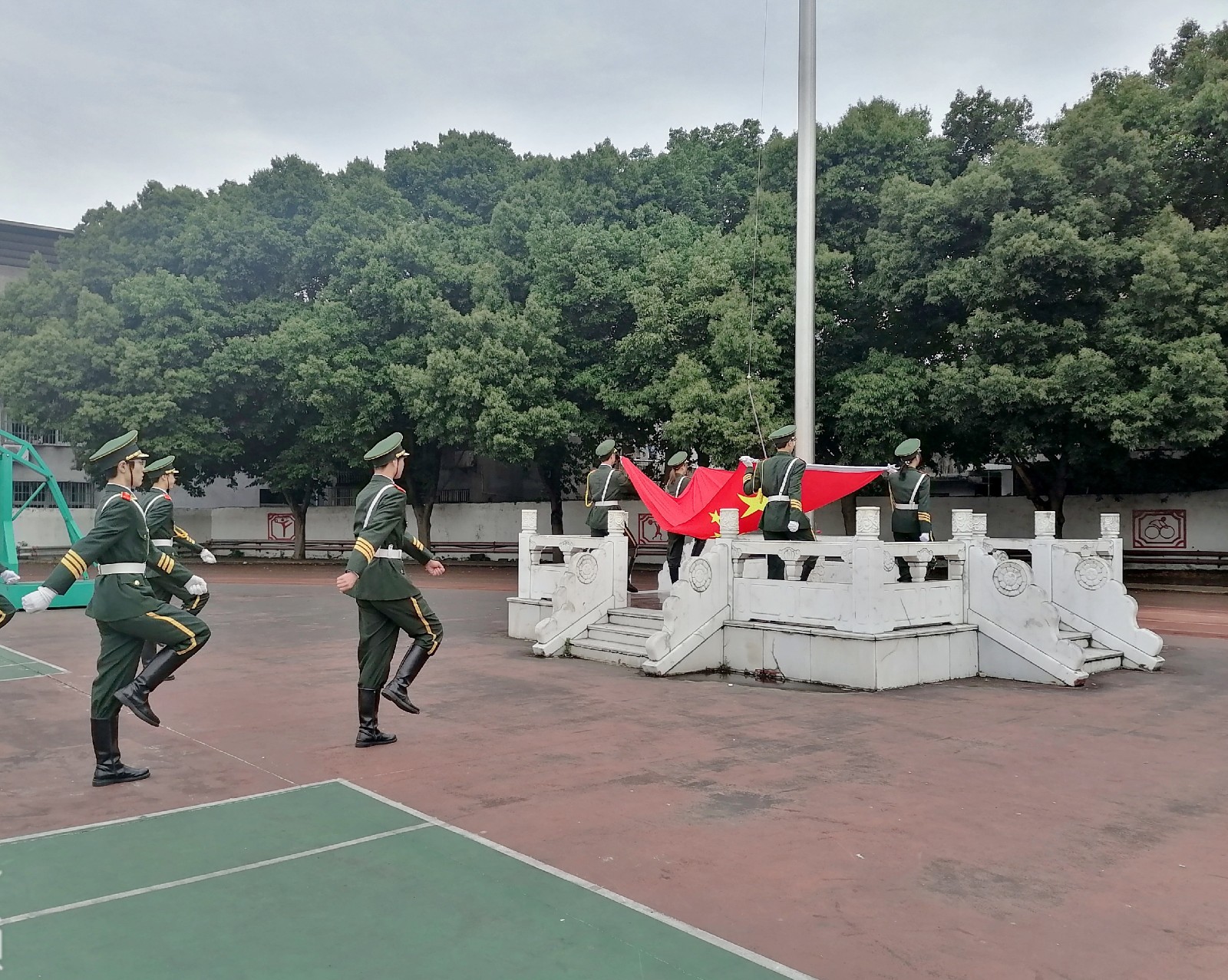 图片2.jpg 图片2.jpg