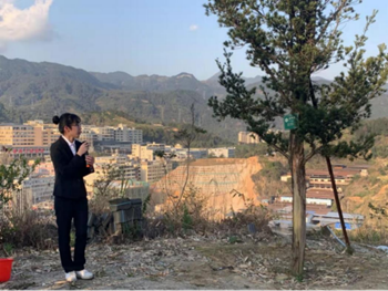 一抹红色忆峥嵘1104.png
