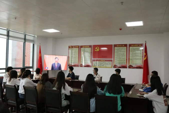 为深入学习贯彻习近平总书记关于职业教育的重要指示精神3160.png 为深入学习贯彻习近平总书记关于职业教育的重要指示精神3160.png