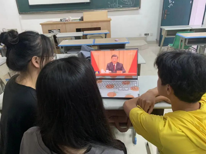 为深入学习贯彻习近平总书记关于职业教育的重要指示精神3503.png 为深入学习贯彻习近平总书记关于职业教育的重要指示精神3503.png