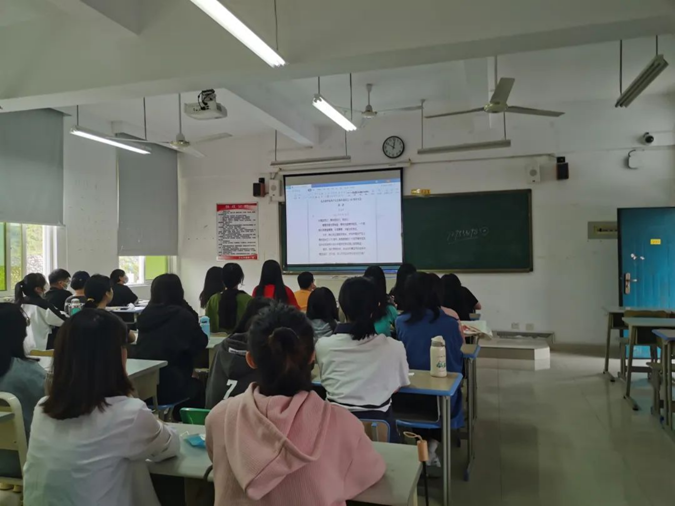 为深入学习贯彻习近平总书记关于职业教育的重要指示精神1345.png