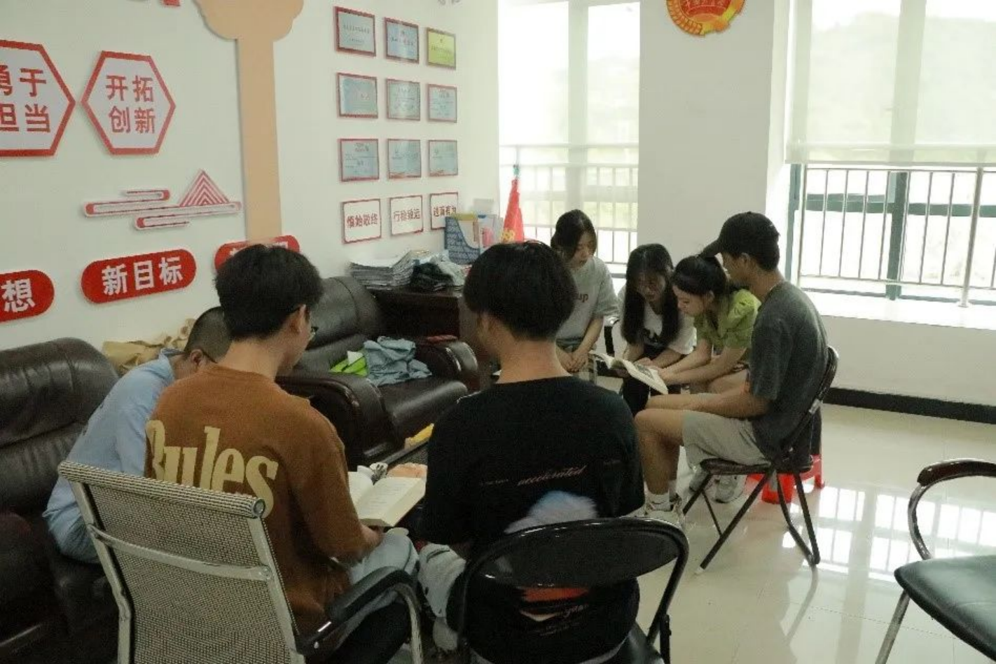 由教育部职业教育与成人教育司498_副本.png